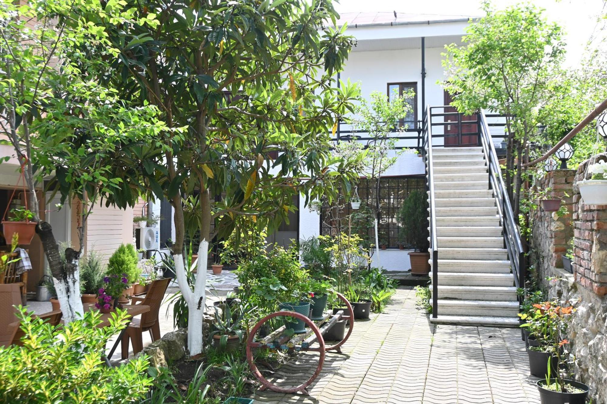 Jerusalem Hotel Kutaisi Exterior foto